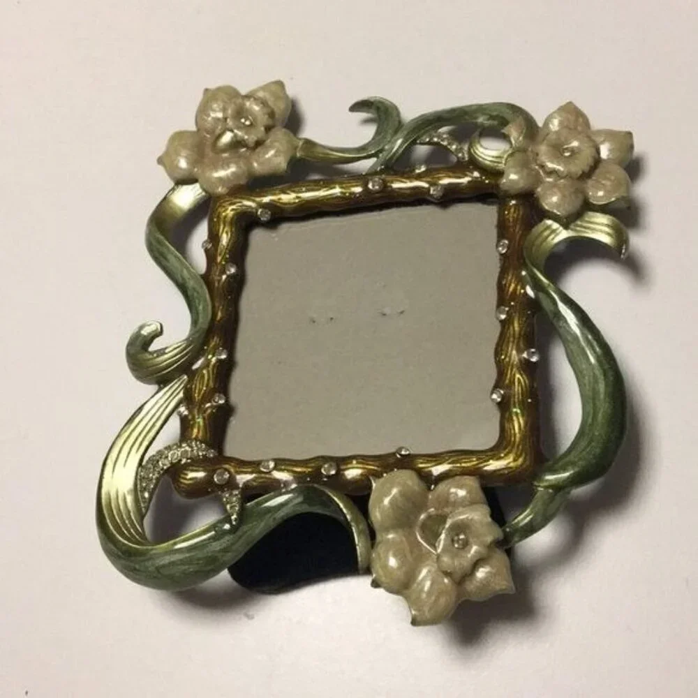 Vintage-Inspired Floral Resin Picture Frame With Rhinestone Accents